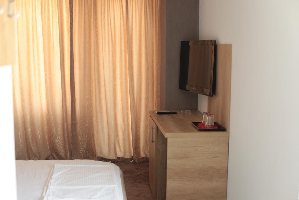 Hotel Hypnotique à Năvodari Extérieur photo